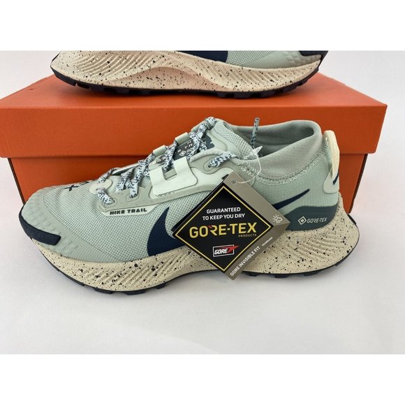 nike seafoam green running shoes